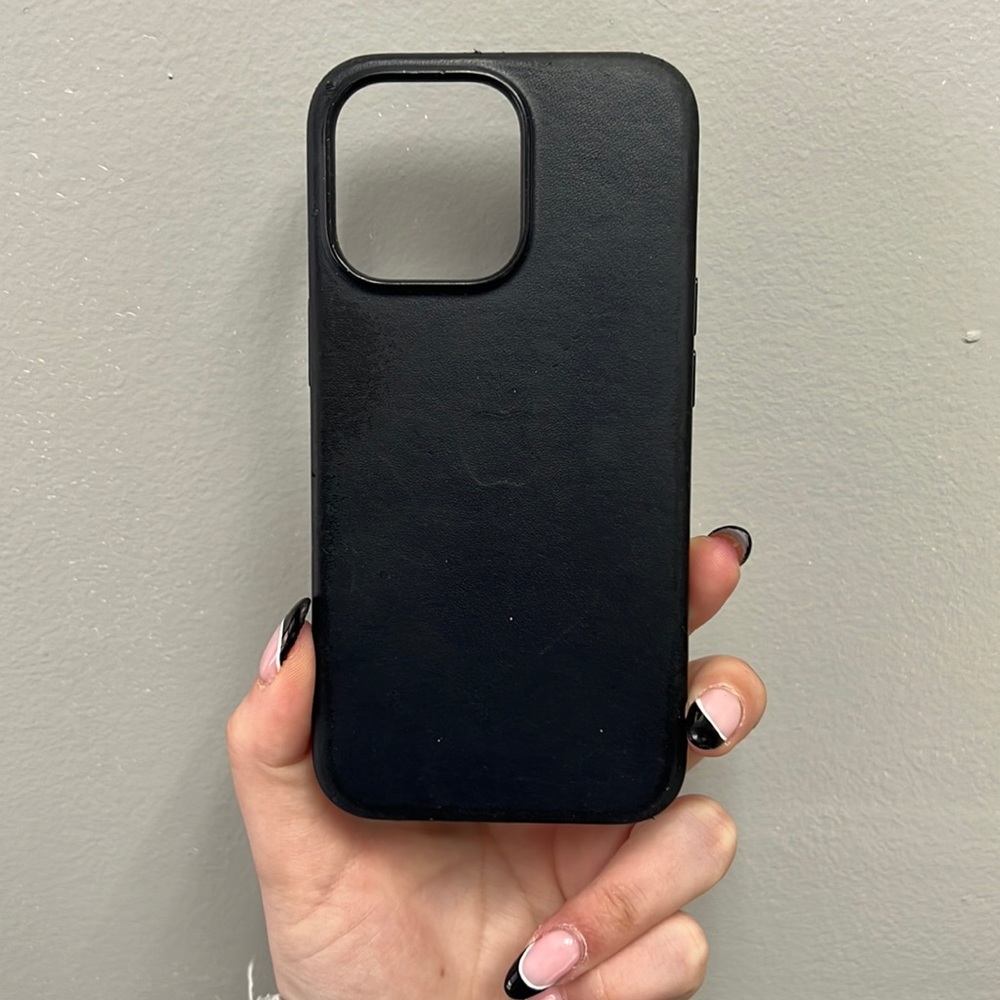 Apple 13 Pro Leather Case with MagSafe- Color Midnight